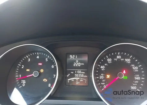 2015 Volkswagen Jetta 2.0L S z USA, uszkodzony, nr VIN 3VW2K7AJ2FM423829